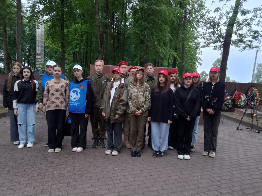 Ельнинцы почтили память павших в Великой Отечественной войне.